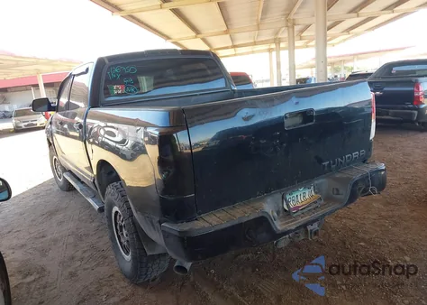 2010 Toyota Tundra Grade 5.7L V8 z USA, uszkodzony, nr VIN 5TFDW5F12AX126950